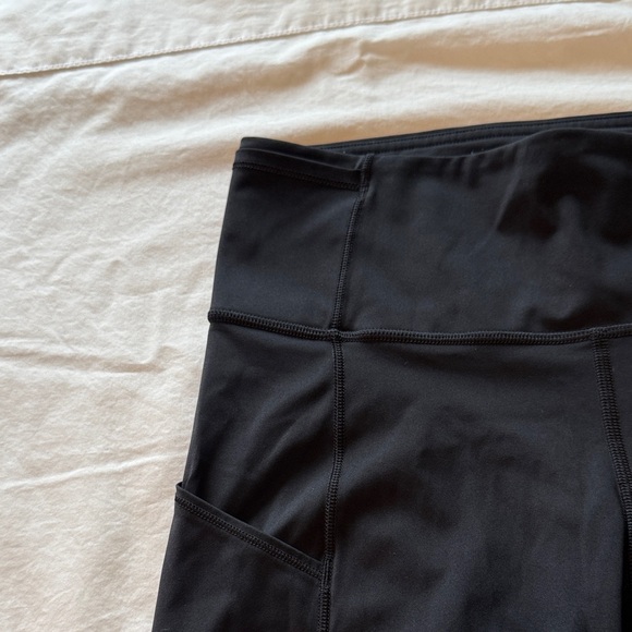 Lululemon Athletica Black Capri Leggings Size 6 - Picture 3 of 7